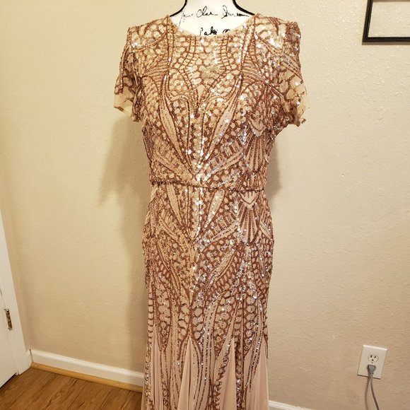 R&M Collection Rose Gold Sequin Formal Dress Size 10 - Picture 3 of 7